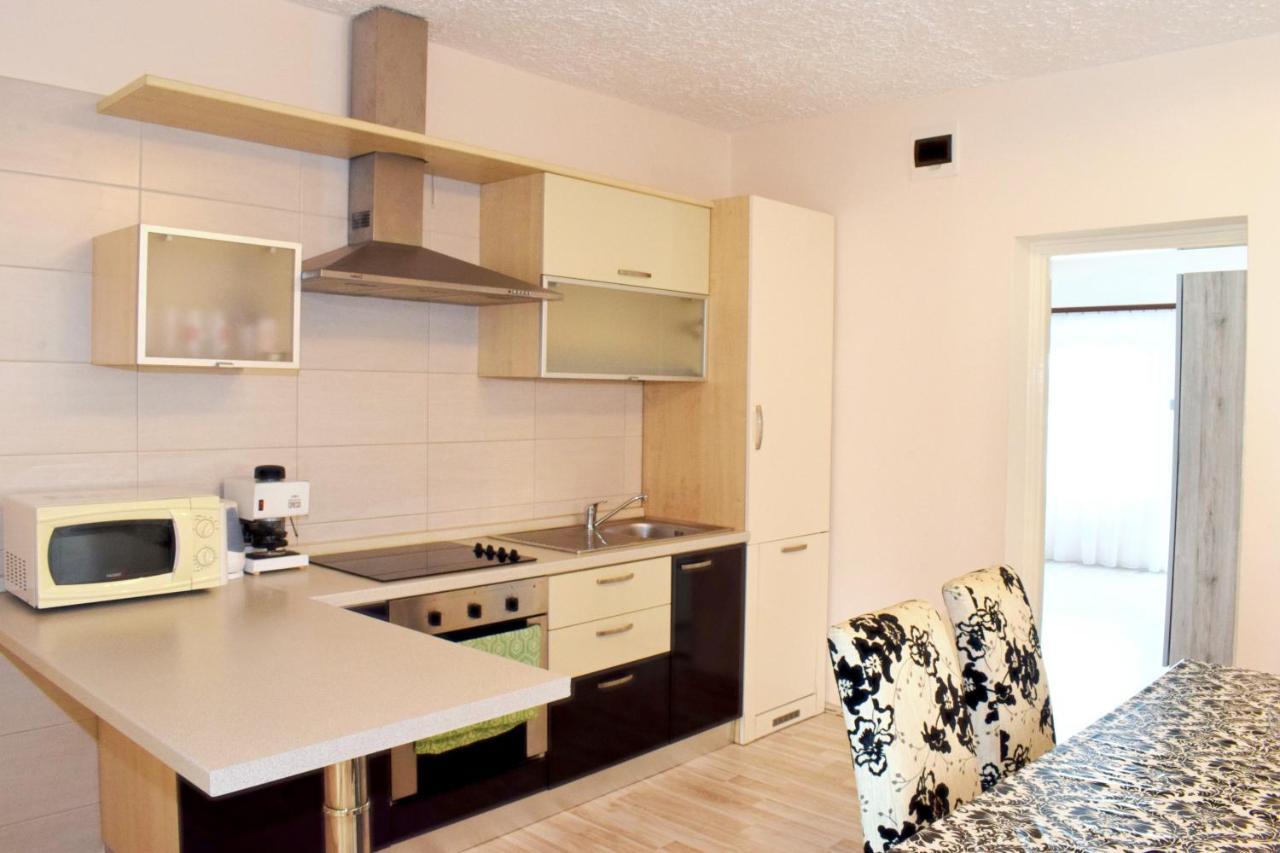 Relax Apartman Zalakaros Luaran gambar