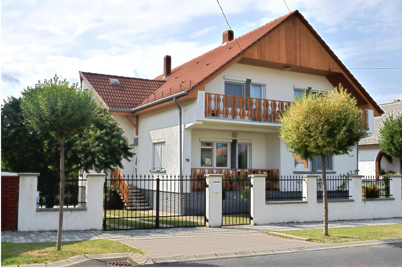 Relax Apartman Zalakaros Luaran gambar