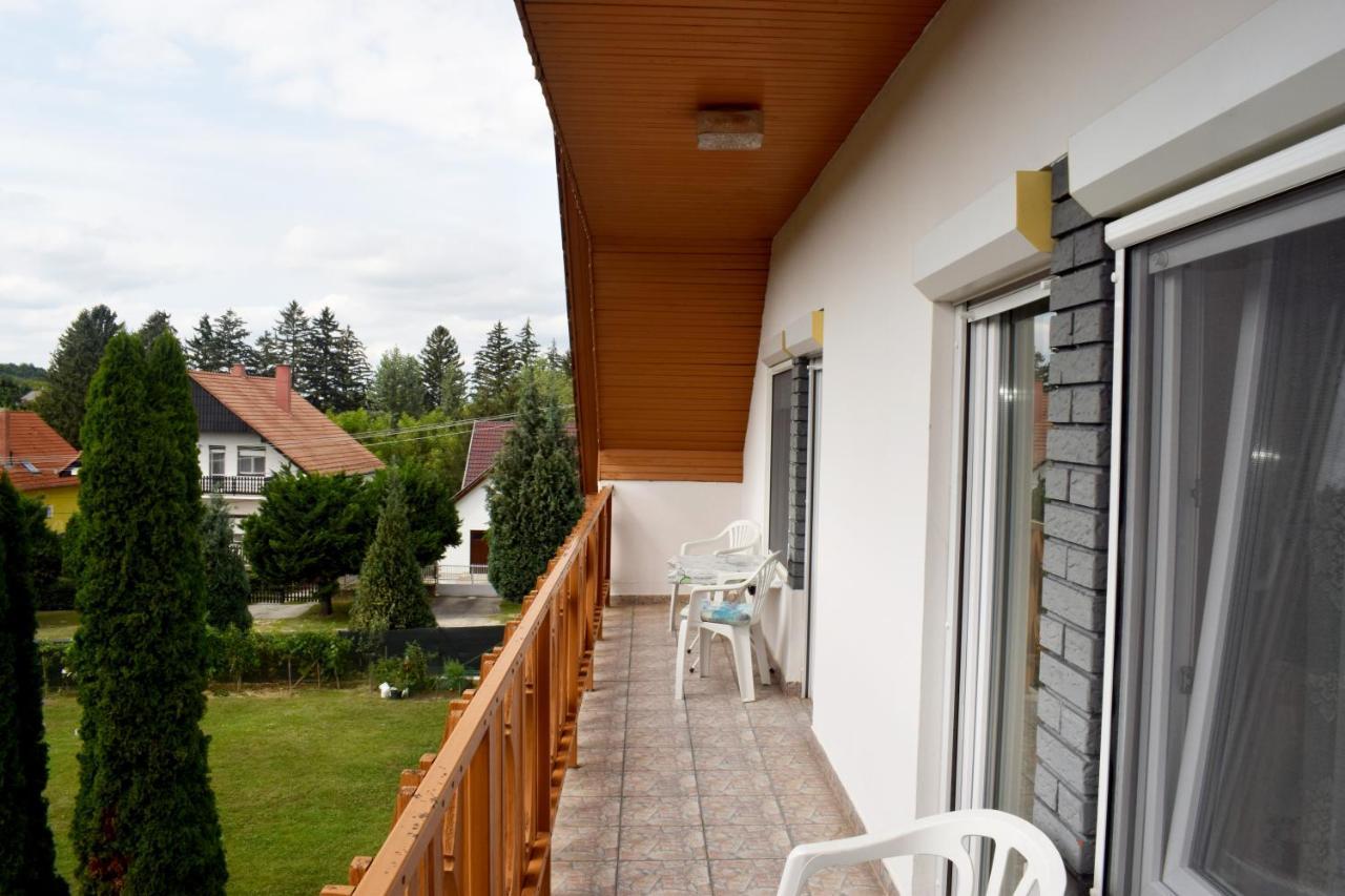 Relax Apartman Zalakaros Luaran gambar